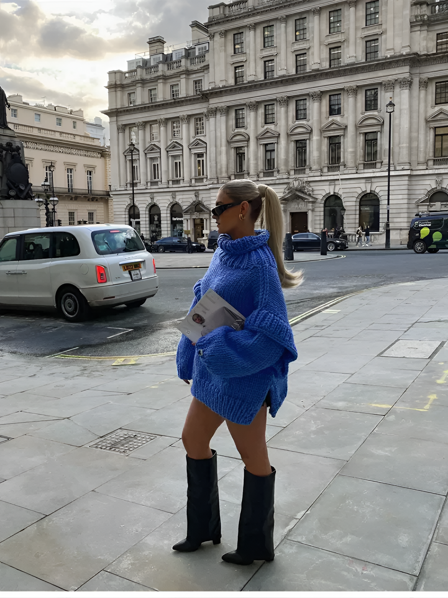 Women's Oversized Chunky Knit Sweater - Casual Winter Wear