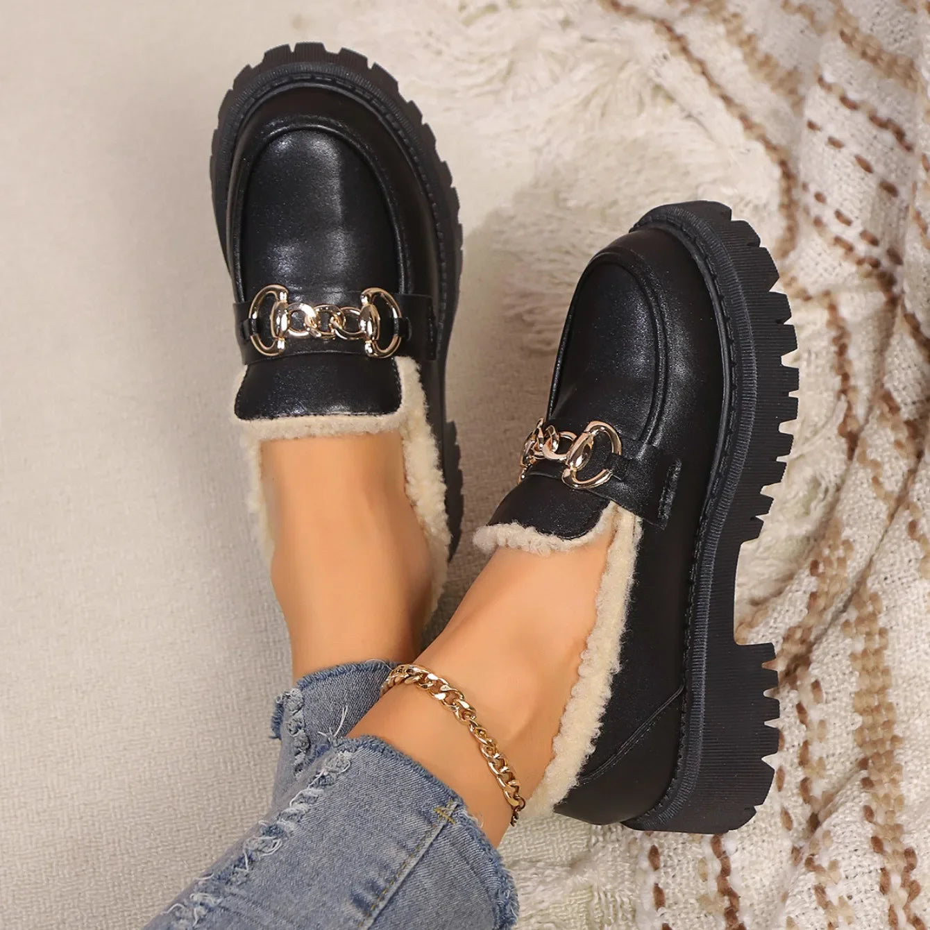 Women's Chain Detail Platform Loafers Faux Fur Lined - Casual Wear